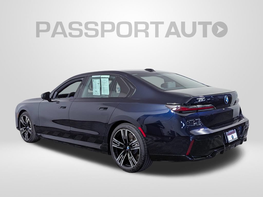 Used 2026 BMW i7 xDrive60 AWD/4WD image 3
