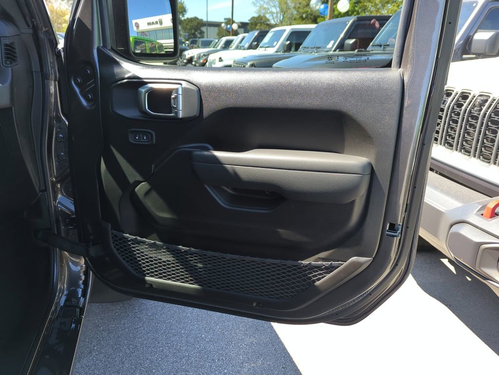 New 2026 Jeep Gladiator Sport AWD/4WD image 31