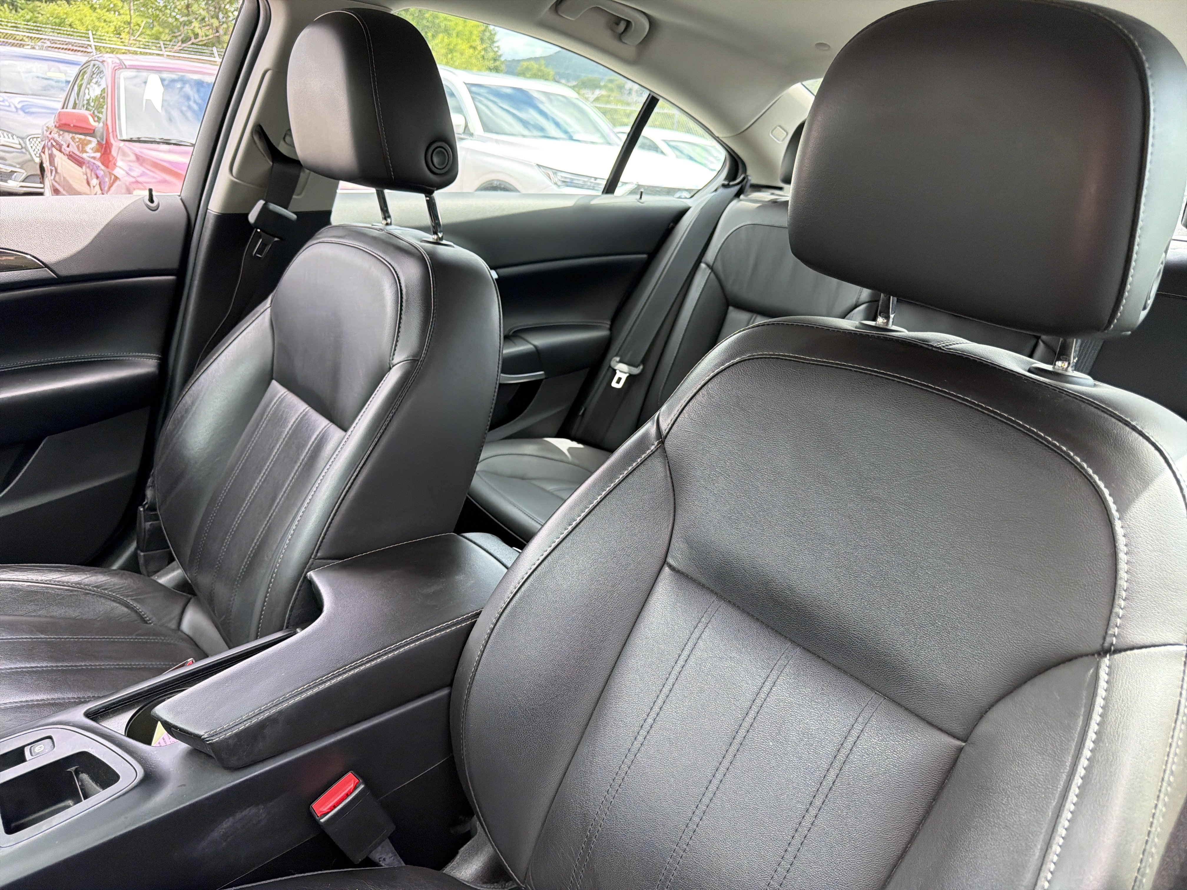 Used 2016 Buick Regal Premium AWD/4WD image 9