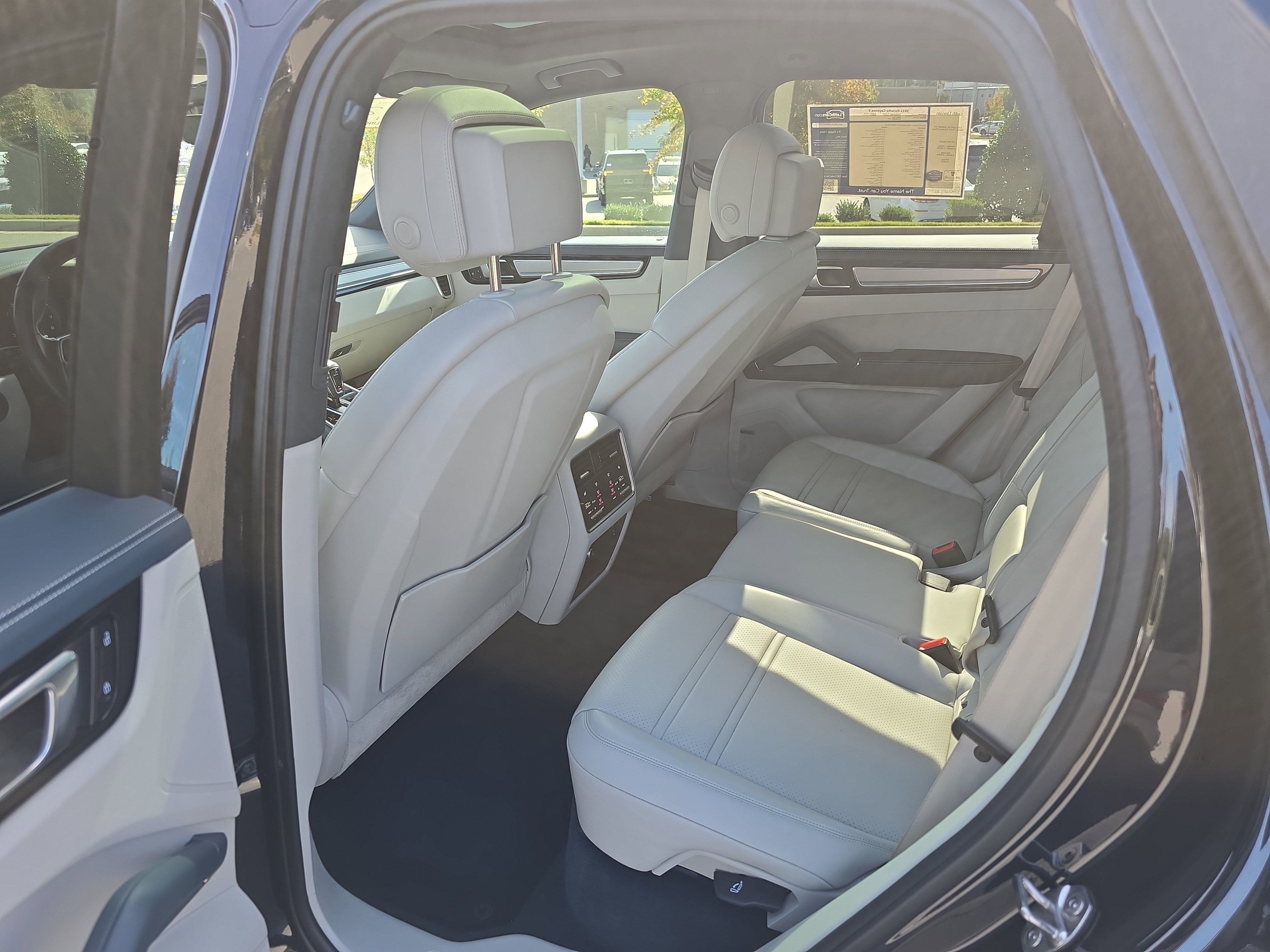 Used 2022 Porsche Cayenne S image 13