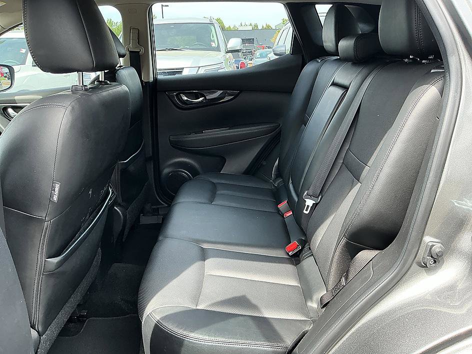 Used 2017 Nissan Rogue Sport SL image 24