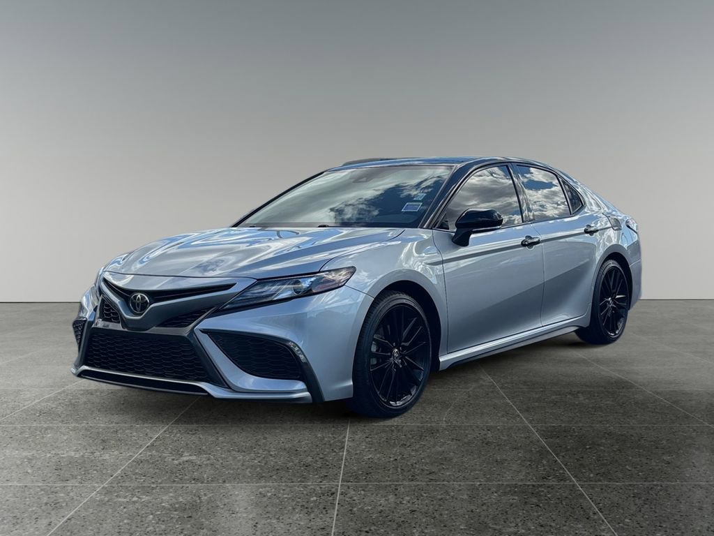 Used 2023 Toyota Camry XSE image 3