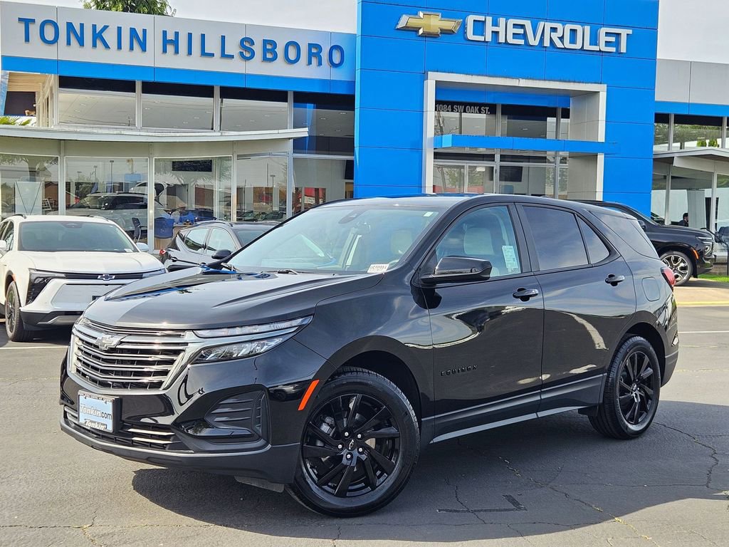 Used 2024 Chevrolet Equinox LS w/ LS Convenience Package AWD/4WD image 2