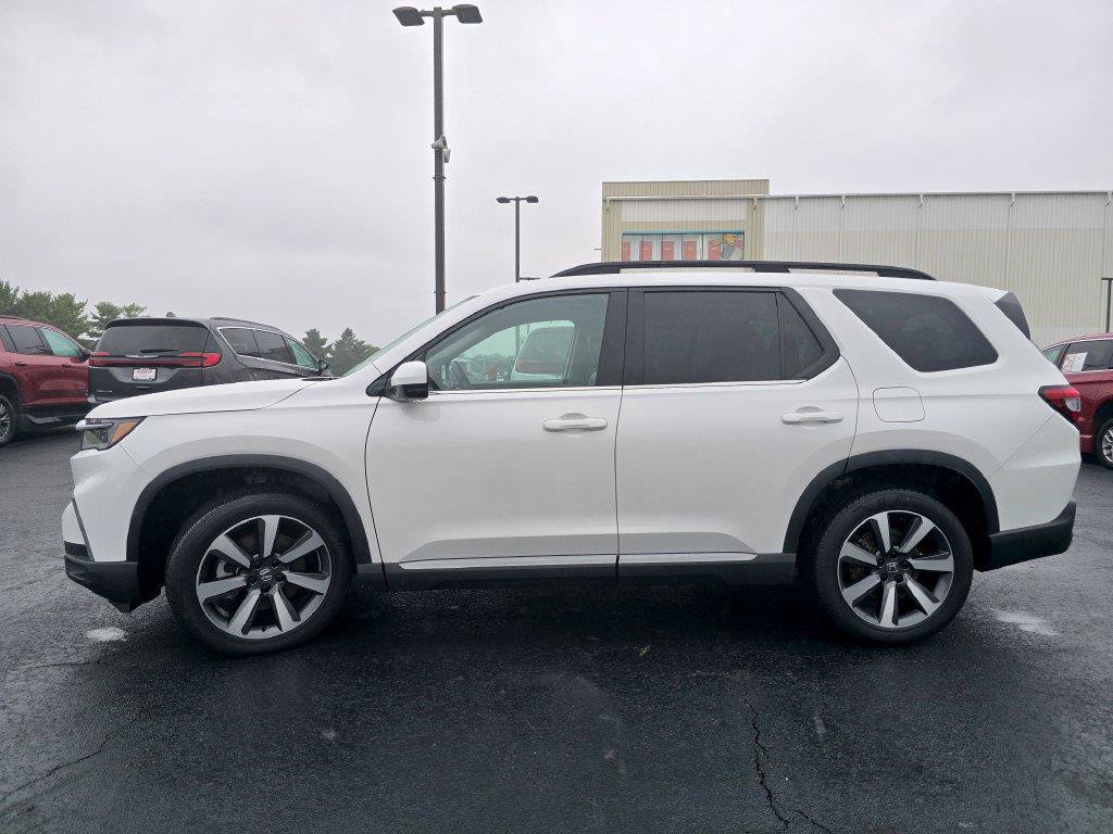 Used 2025 Honda Pilot Touring image 5
