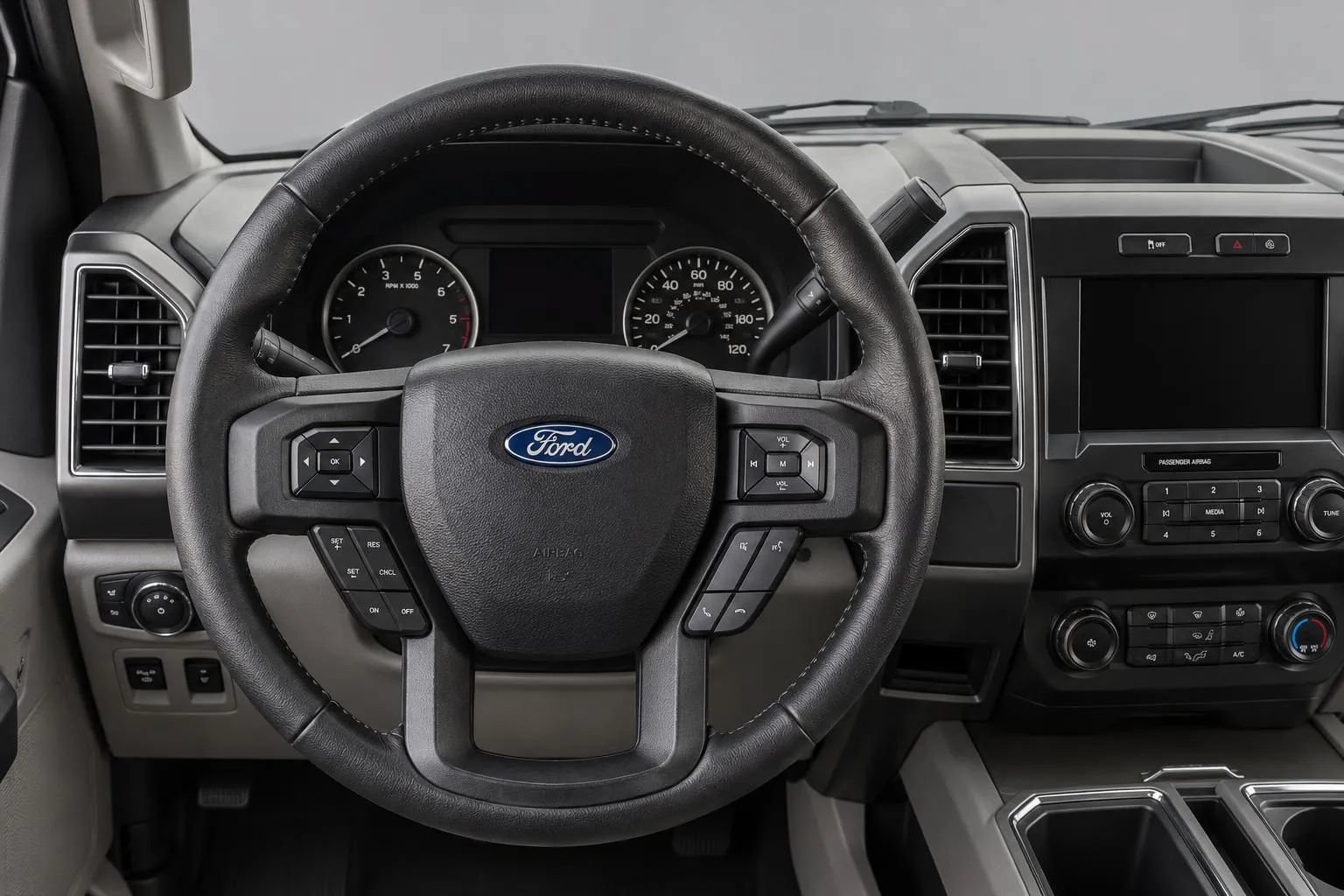 Used 2019 Ford F150 XLT w/ Equipment Group 302A Luxury AWD/4WD image 9