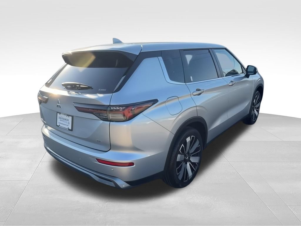 New 2026 Mitsubishi Outlander SE AWD/4WD image 8