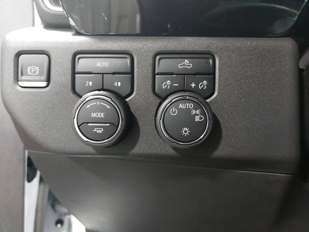 Used 2024 Chevrolet Silverado 1500 LT AWD/4WD image 26