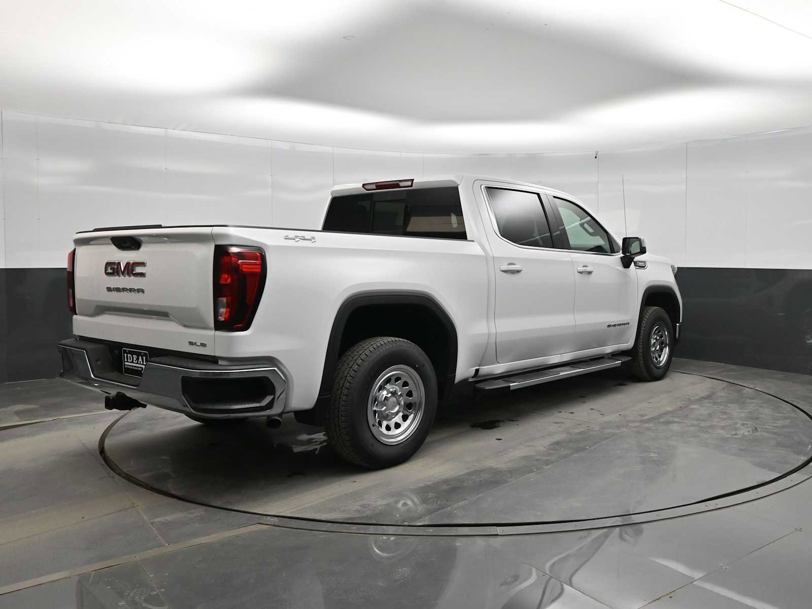 New 2026 GMC Sierra 1500 SLE w/ Preferred Package image 7