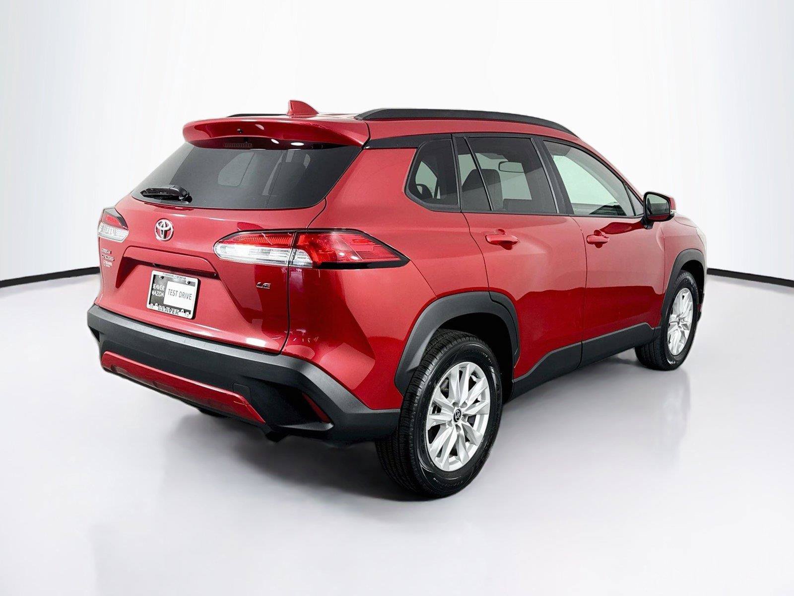 Used 2022 Toyota Corolla Cross LE FWD image 2