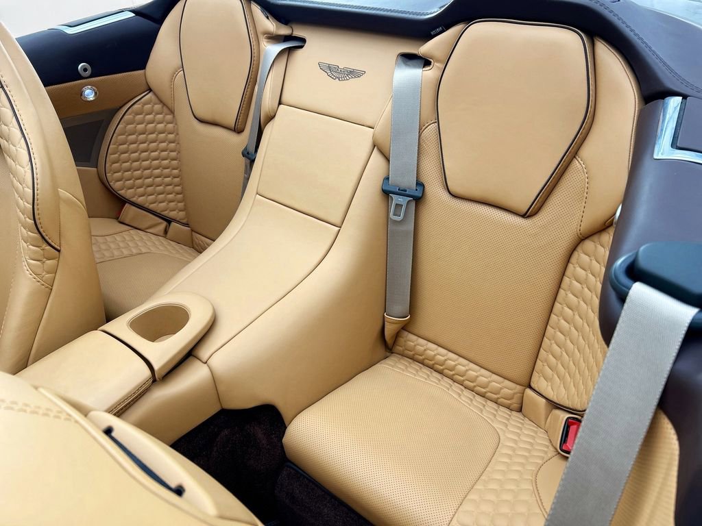 Used 2017 Aston Martin Vanquish Volante image 19