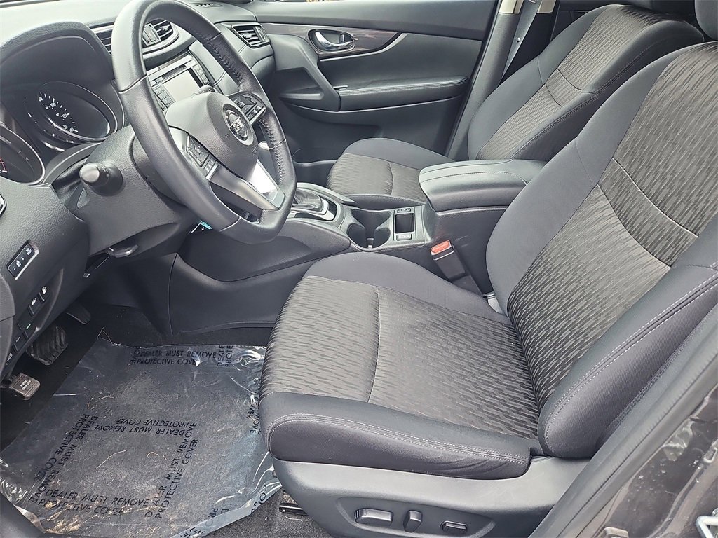 Used 2018 Nissan Rogue SV image 20