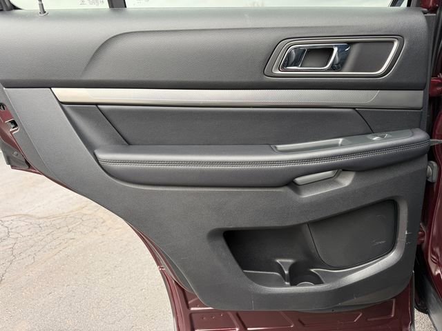 Used 2018 Ford Explorer XLT w/ Equipment Group 202A AWD/4WD image 37