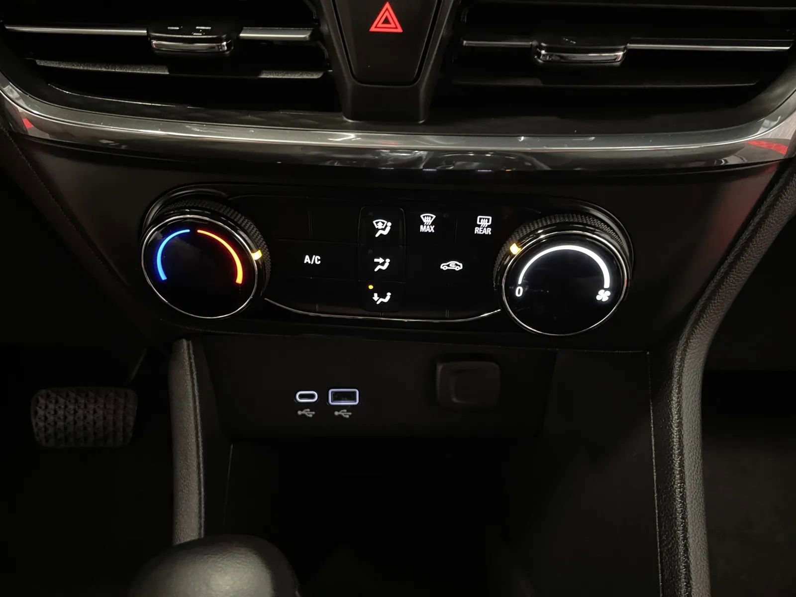 Used 2025 Buick Encore GX Preferred image 29