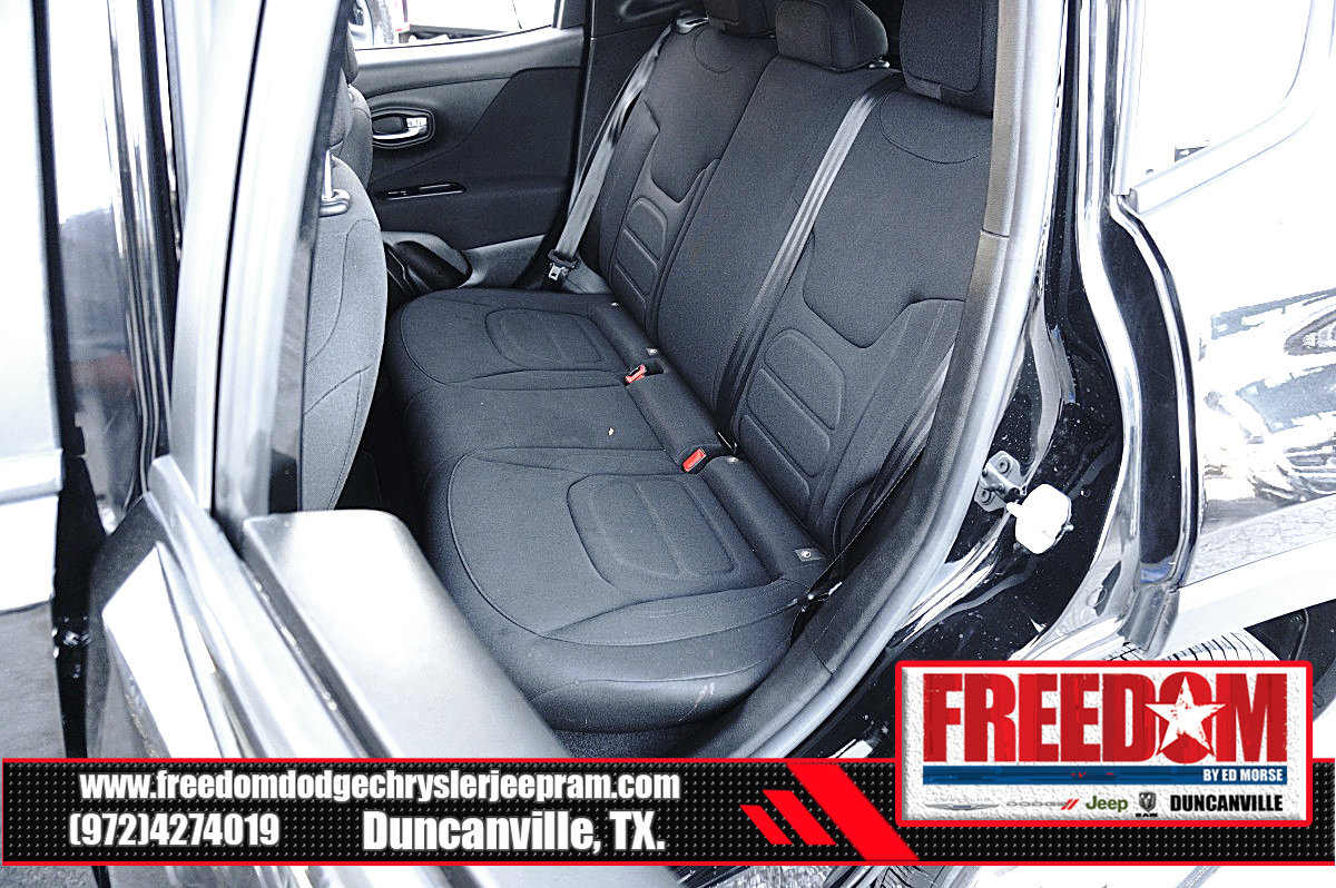 Used 2020 Jeep Renegade Latitude FWD image 14