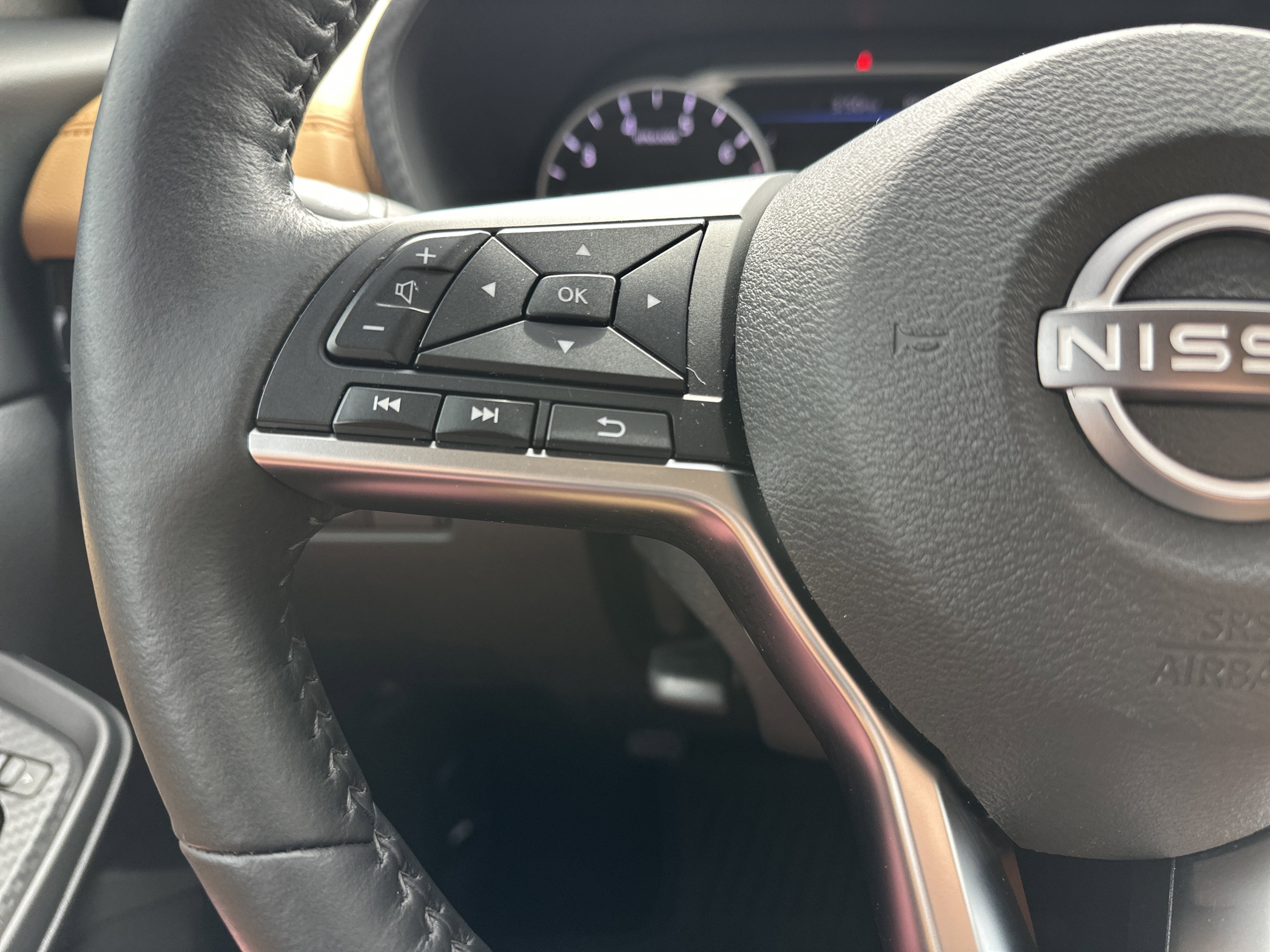 Used 2024 Nissan Sentra SV w/ SV Premium Package FWD image 18
