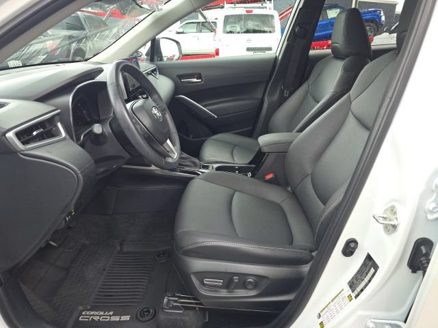 Used 2024 Toyota Corolla Cross XLE w/ Convenience Package AWD/4WD image 13