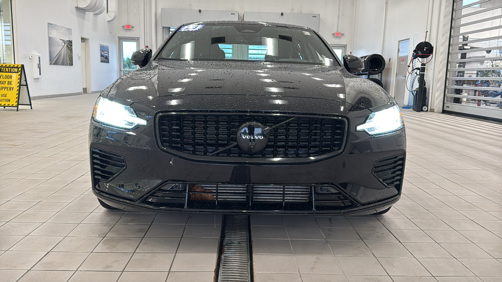 Used 2024 Volvo S60 T8 Plus w/ Climate Package AWD/4WD image 10