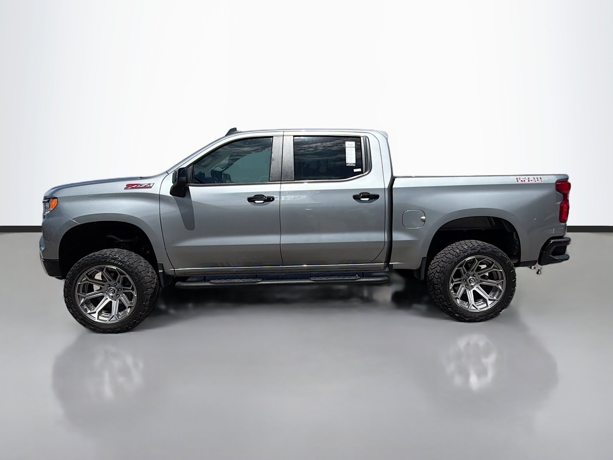 Used 2023 Chevrolet Silverado 1500 LT Trail Boss w/ Convenience Package II AWD/4WD image 6