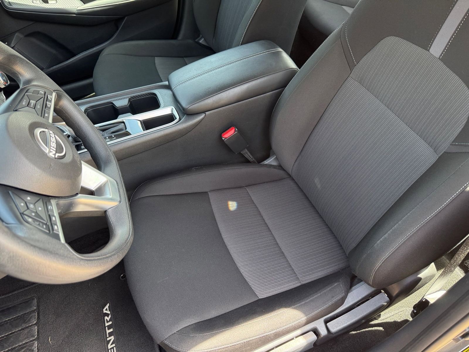 Used 2025 Nissan Sentra SV FWD image 36