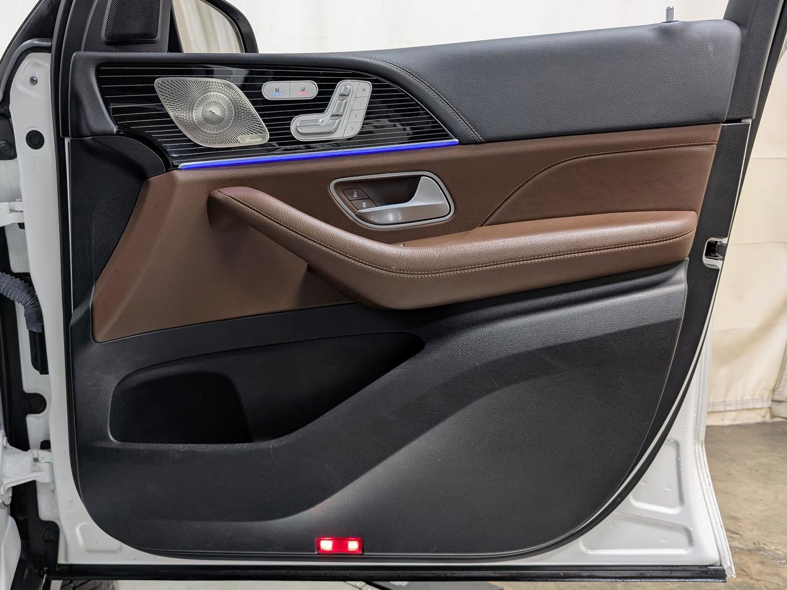 Used 2024 Mercedes-Benz GLS 450 4MATIC w/ Pinnacle Trim Package image 32