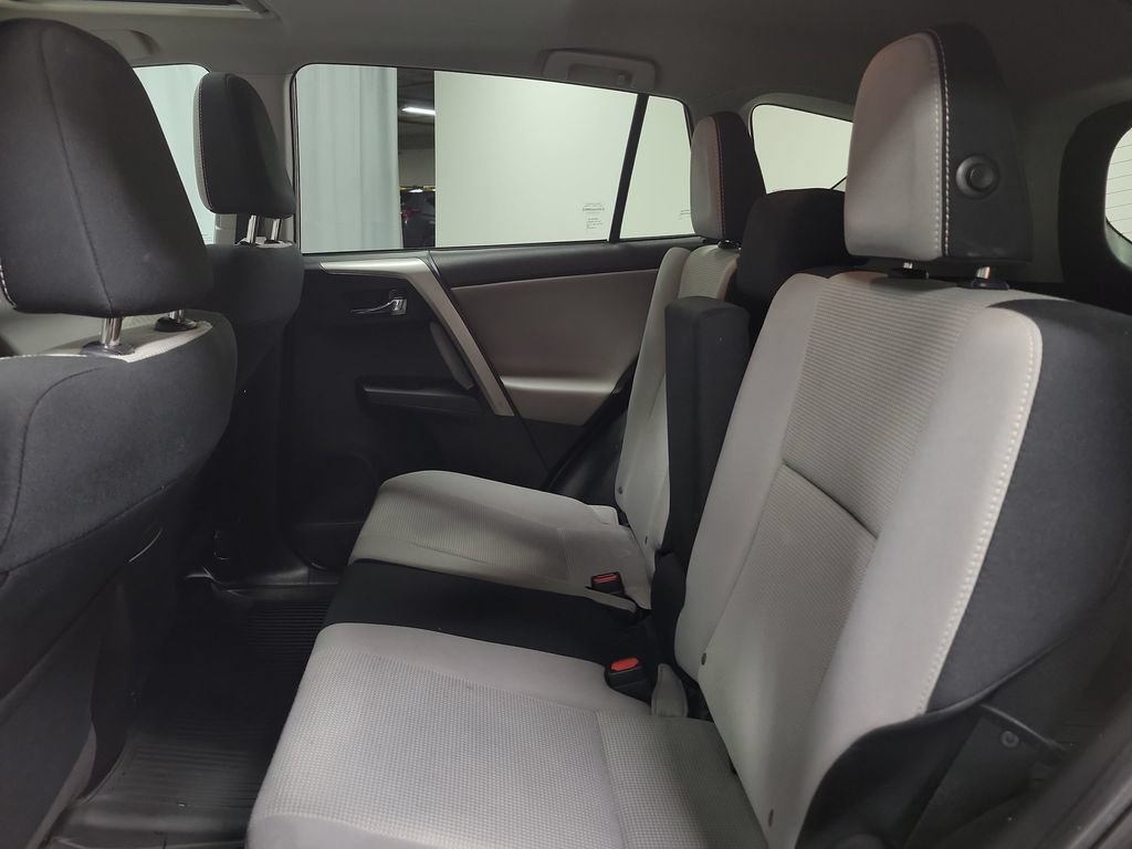 Used 2018 Toyota RAV4 XLE AWD/4WD image 23