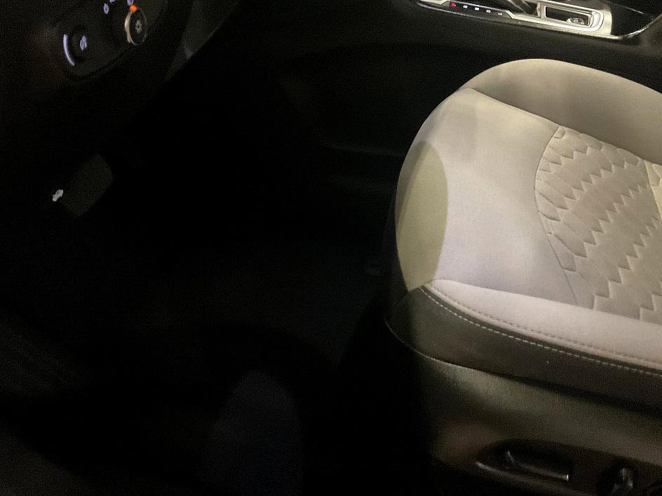 Used 2020 Chevrolet Equinox LS w/ LS Convenience Package image 14