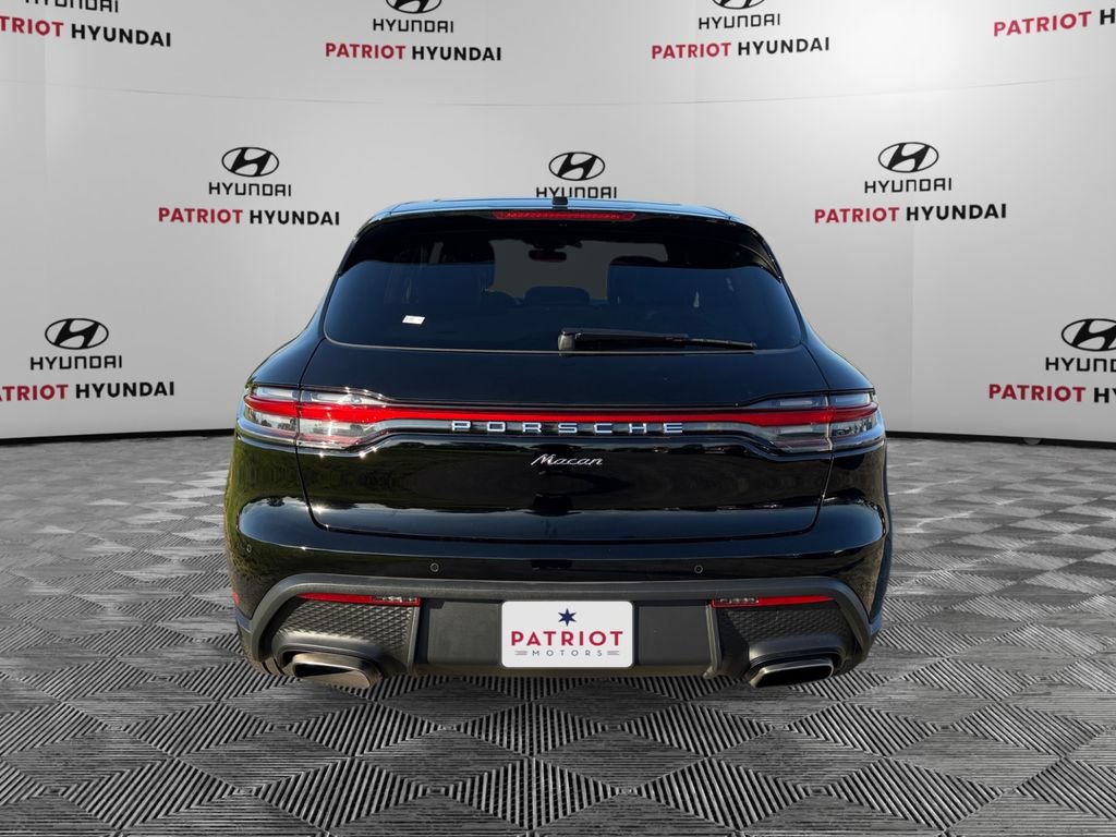Used 2025 Porsche Macan AWD/4WD image 4