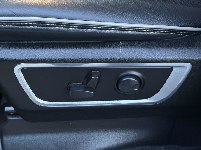 Used 2023 RAM 1500 Laramie AWD/4WD image 12