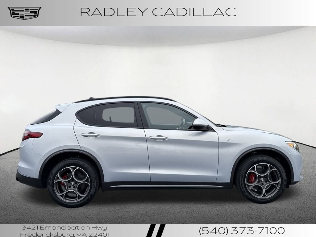 Used 2022 Alfa Romeo Stelvio Ti w/ Active Assist Plus Package image 8
