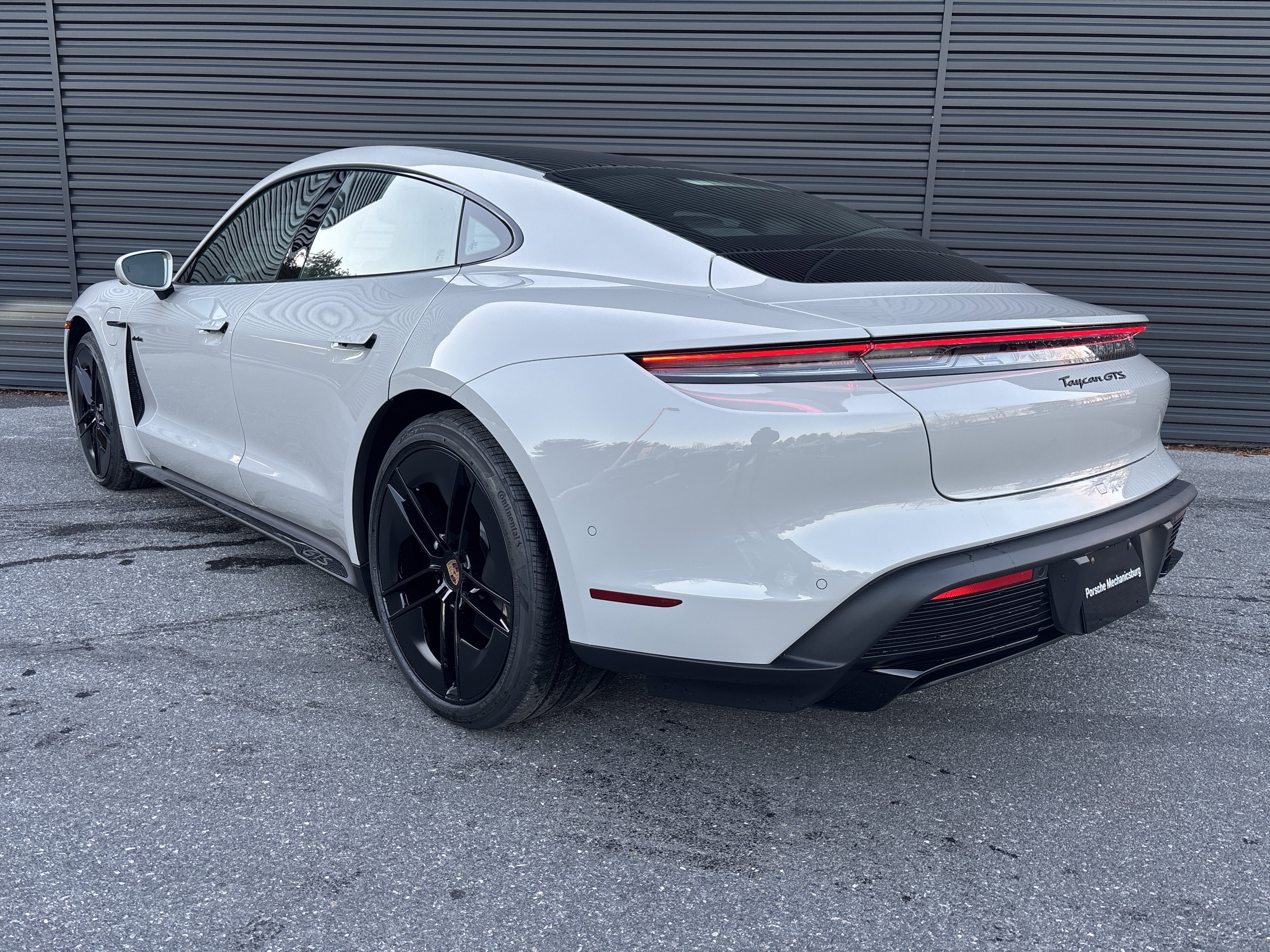 New 2026 Porsche Taycan GTS AWD/4WD image 3