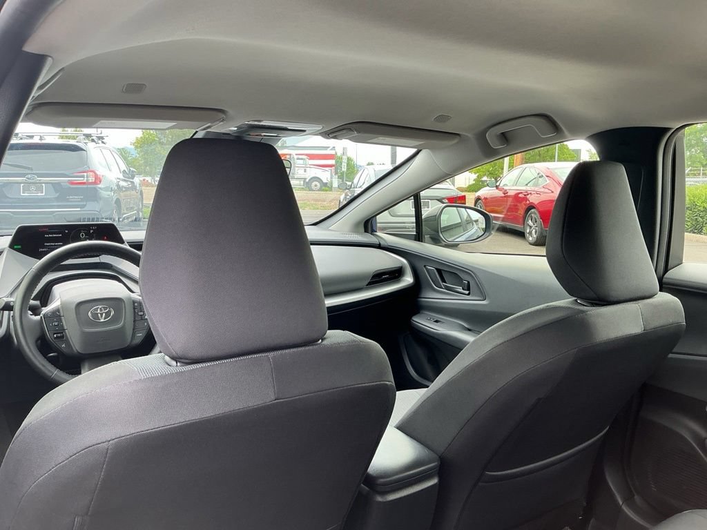 Used 2025 Toyota Prius LE FWD image 20