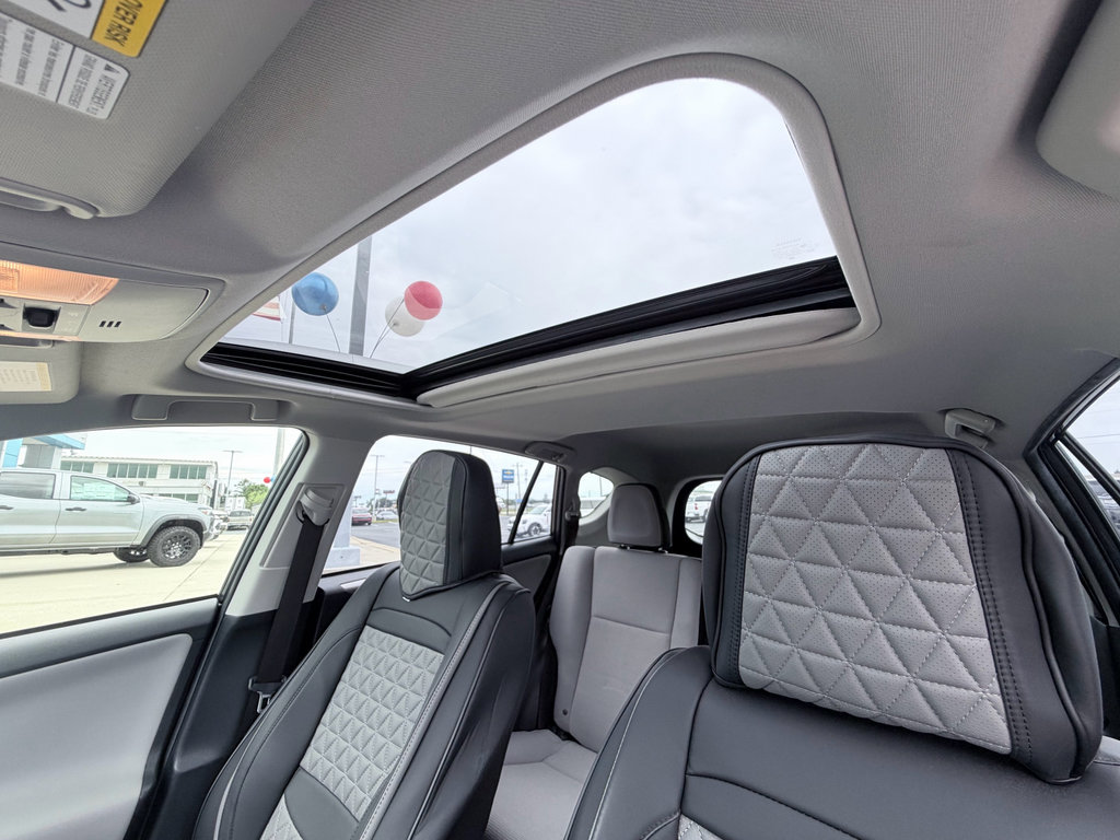 Used 2017 Toyota RAV4 XLE FWD image 9