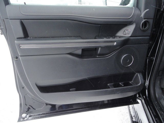 Used 2024 Ford Expedition XLT image 22