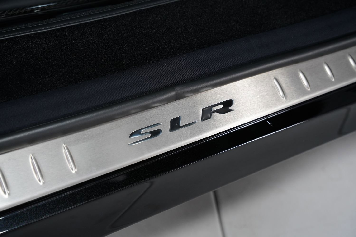 Used 2006 Mercedes-Benz SLR image 30