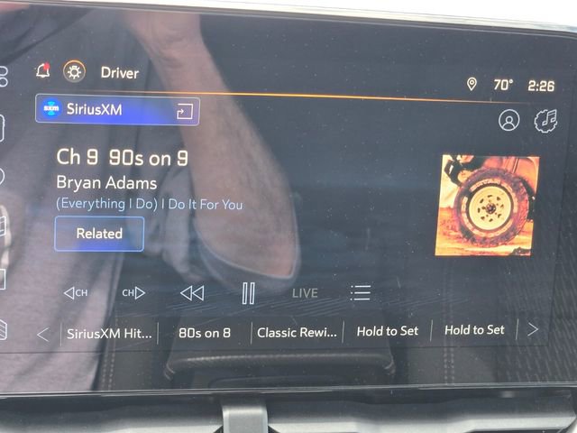 Used 2025 Chevrolet Equinox LT w/ Safety and Technology Package image 21