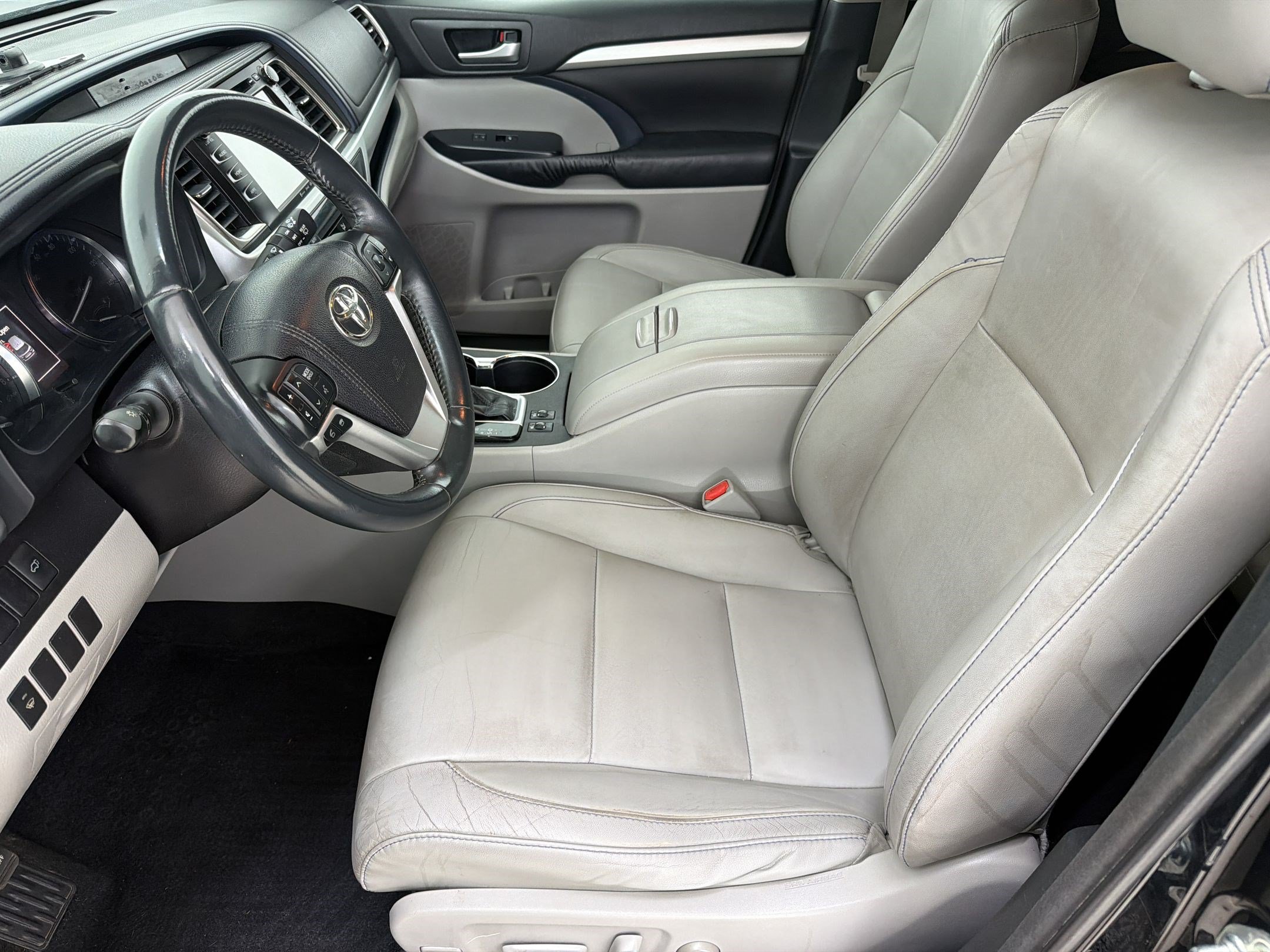 Used 2016 Toyota Highlander XLE AWD/4WD image 5