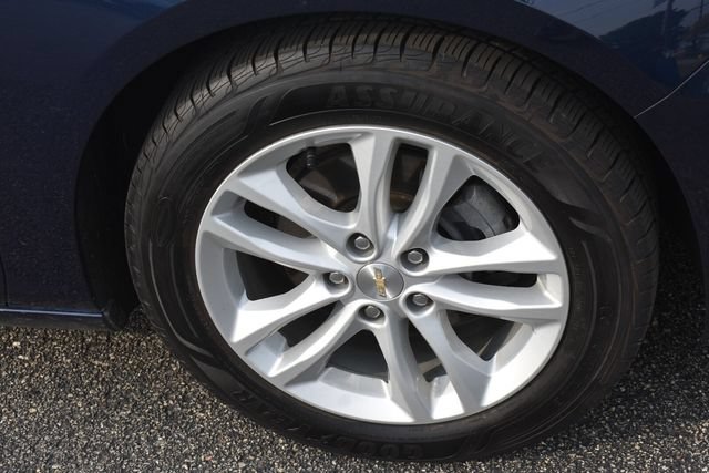Certified 2018 Chevrolet Malibu LT FWD image 12