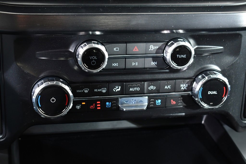 New 2026 Ford F350 Lariat w/ Black Appearance Package image 29