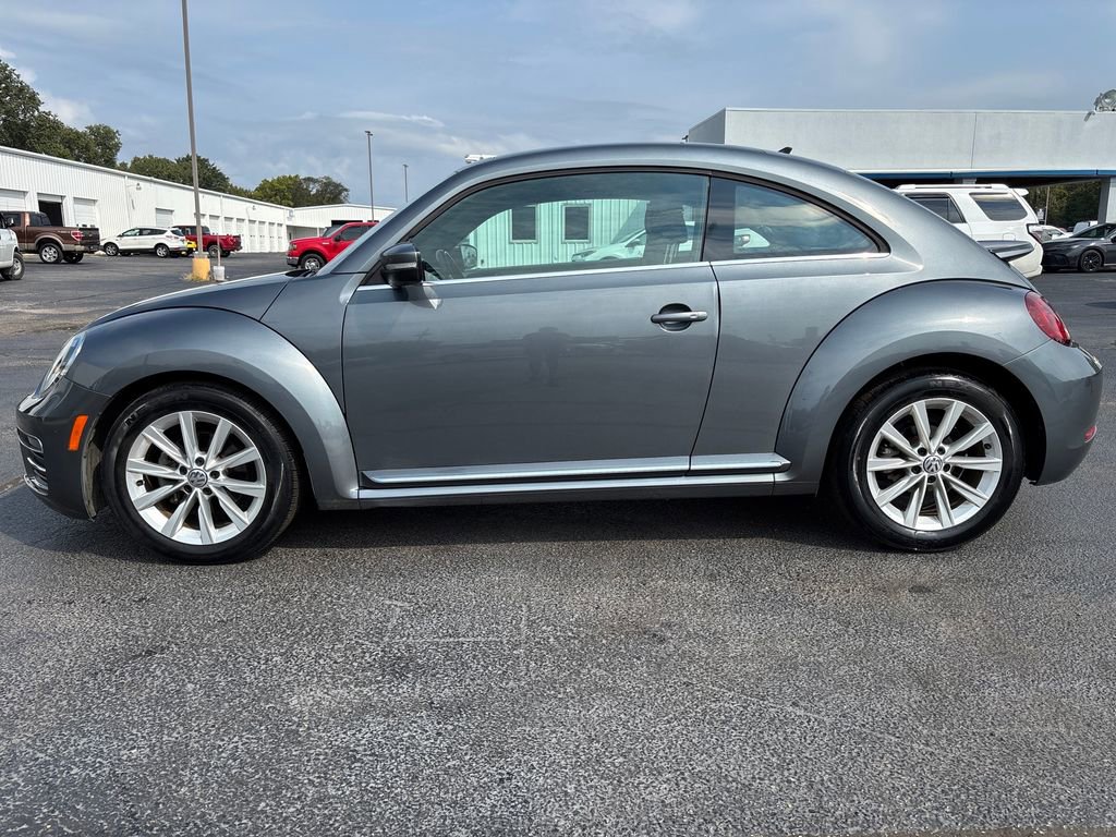 Used 2019 Volkswagen Beetle 2.0T SE image 2