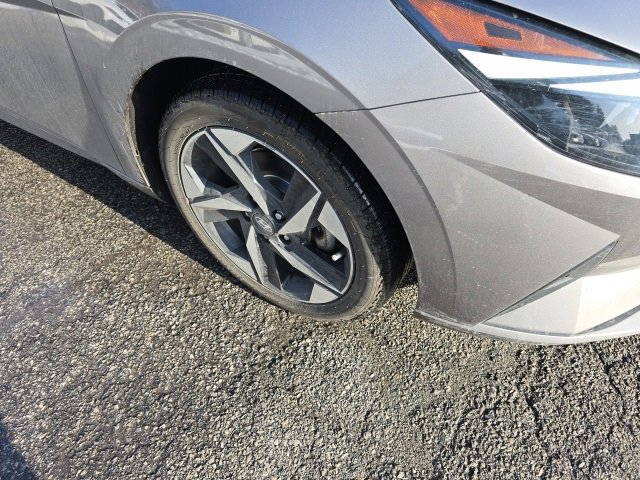 Used 2023 Hyundai Elantra SEL w/ Convenience Package image 8