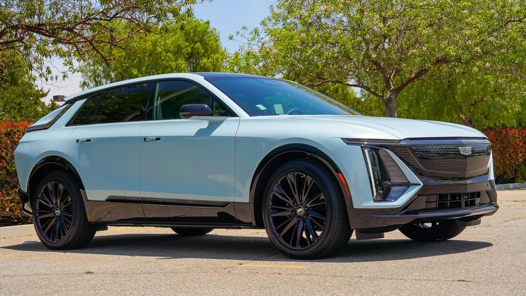 Used 2025 Cadillac Lyriq Sport image 7