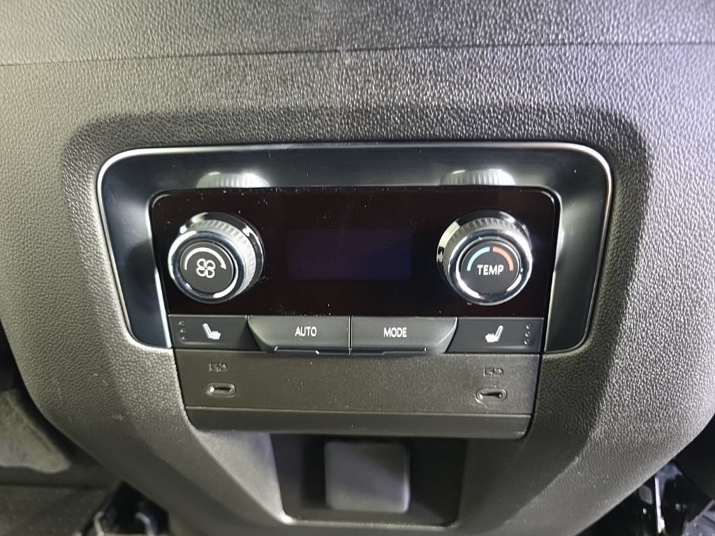 New 2026 Chevrolet Suburban LT w/ Comfort Package AWD/4WD image 34