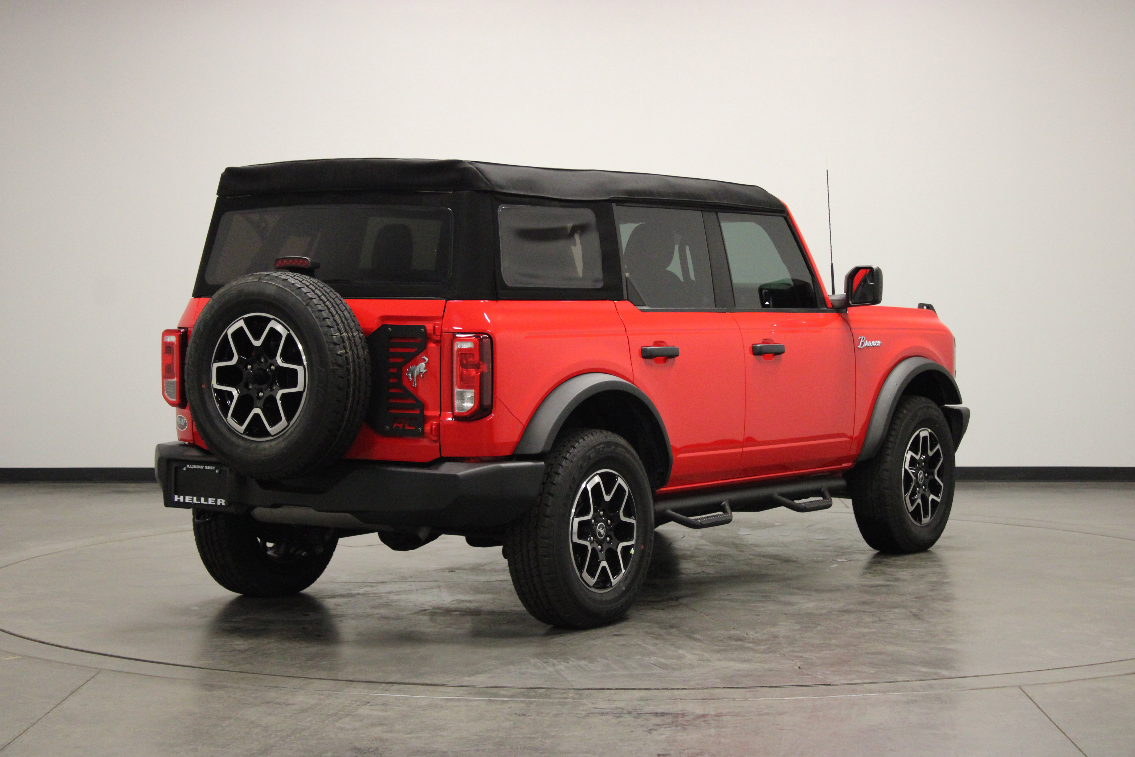 Used 2023 Ford Bronco 4-Door AWD/4WD image 8