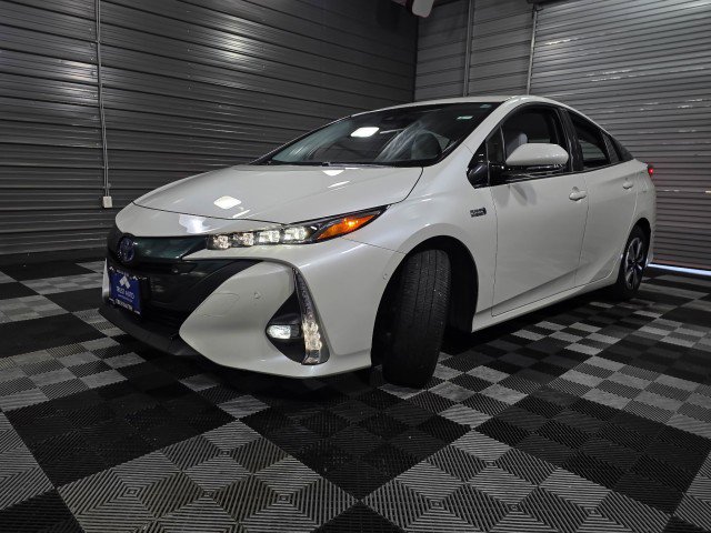 Used 2018 Toyota Prius Prime Advanced image 42