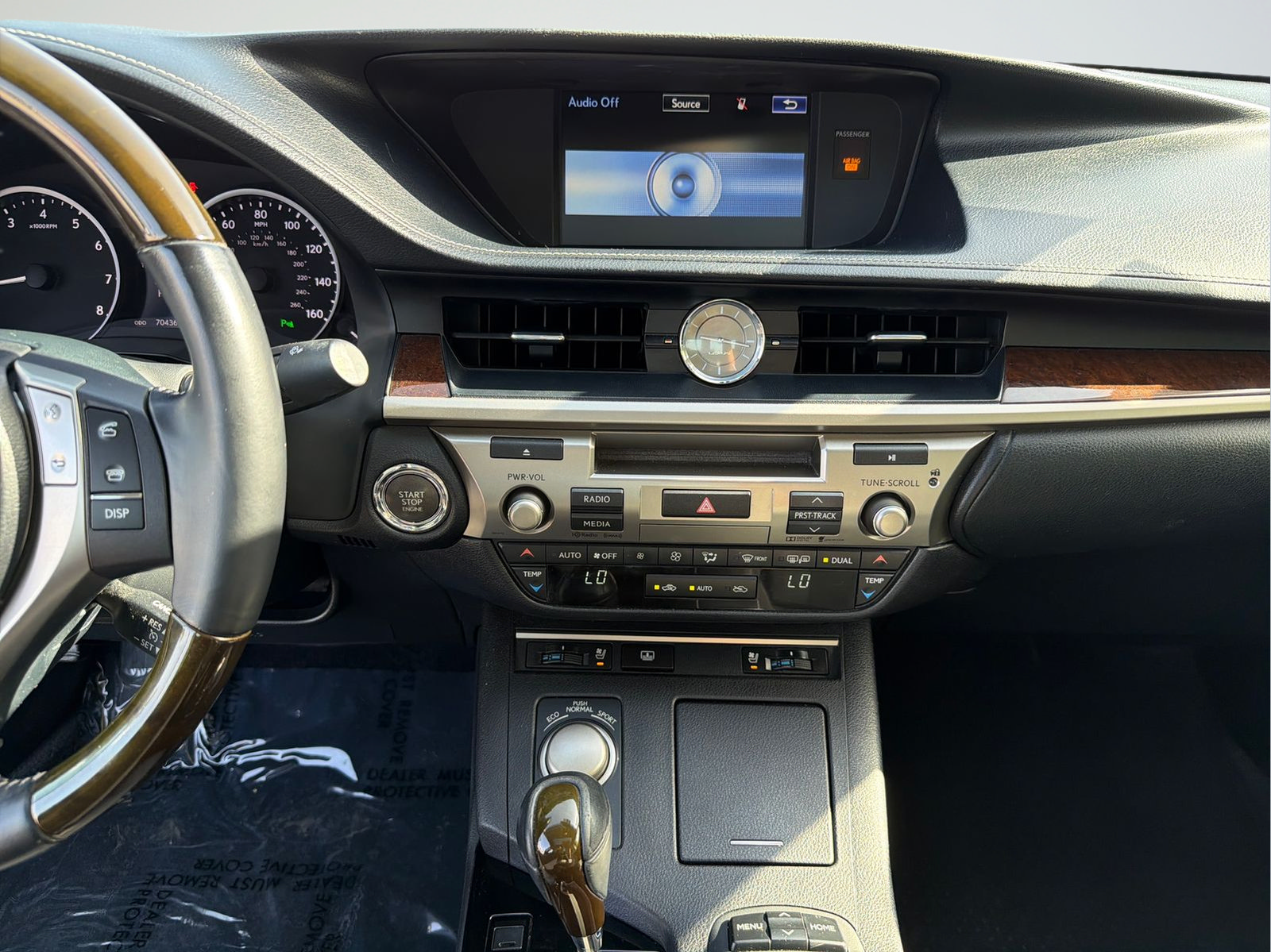 Used 2015 Lexus ES 350 w/ Luxury Package FWD image 16