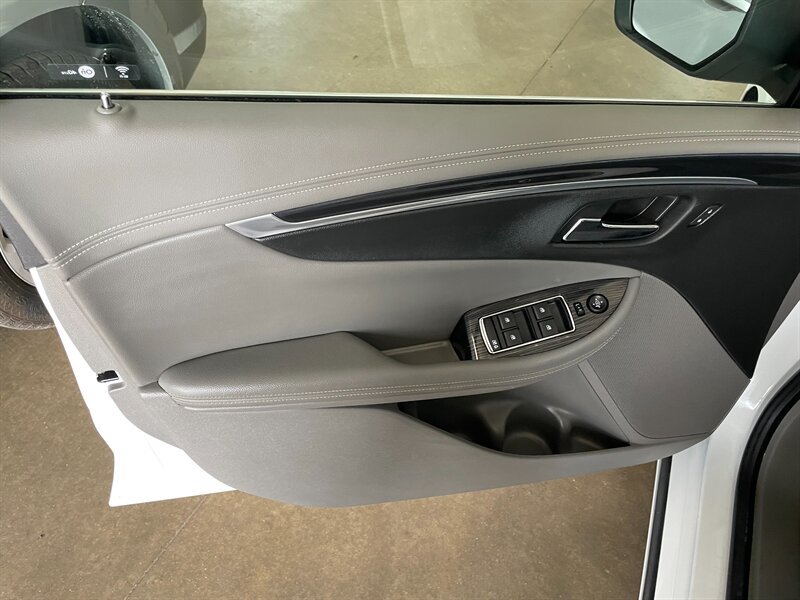 Used 2018 Chevrolet Impala LS FWD image 19
