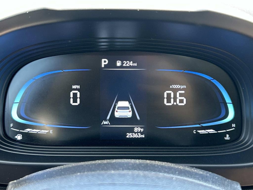 Used 2025 Hyundai Venue SEL FWD image 32