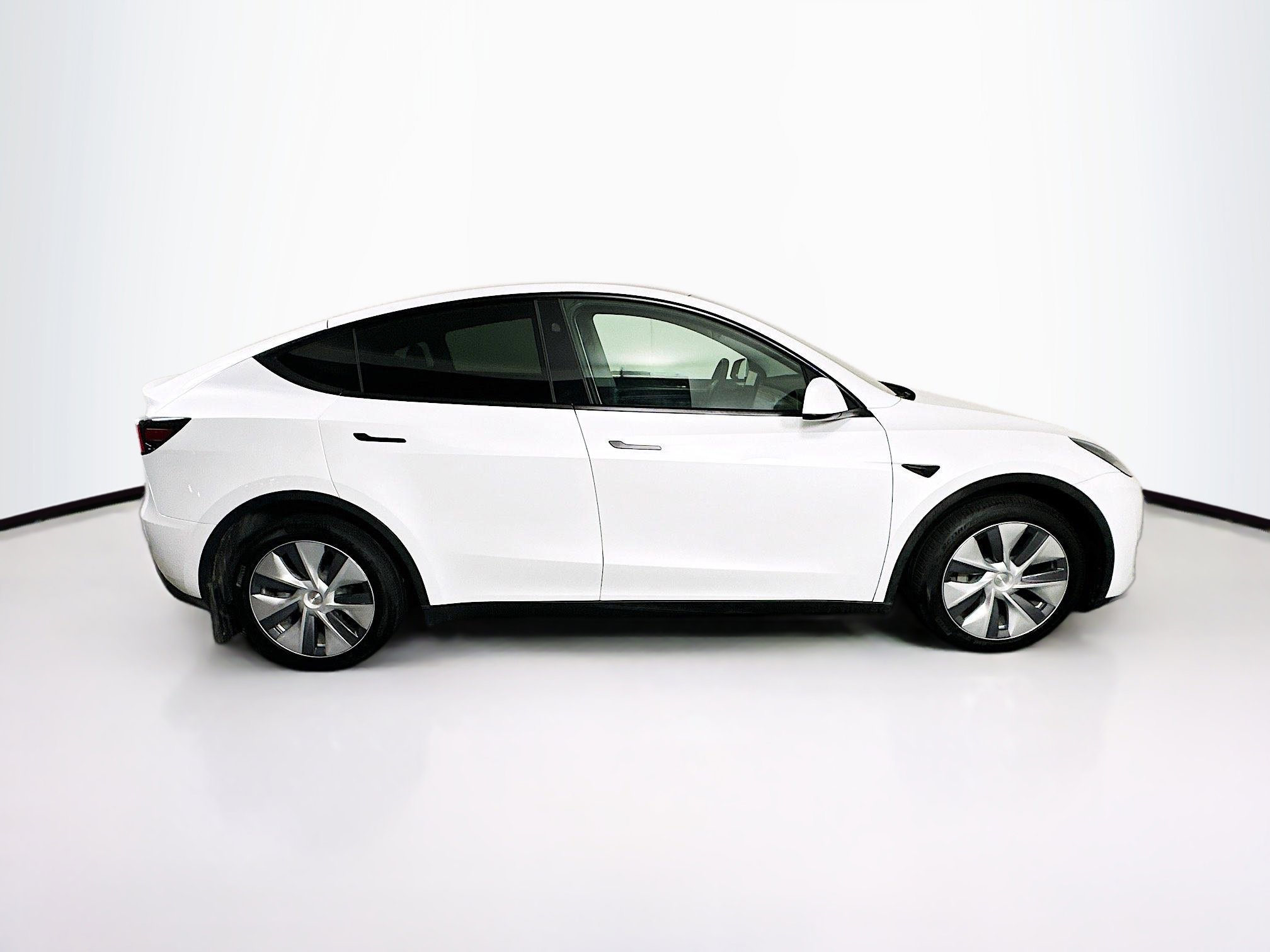 Used 2024 Tesla Model Y Long Range image 10