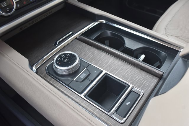 Used 2024 Ford Expedition Max Limited image 31