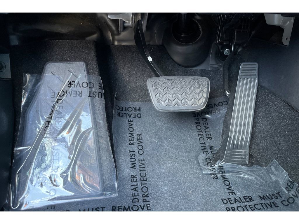 Used 2021 Toyota RAV4 XLE w/ Convenience Package image 43